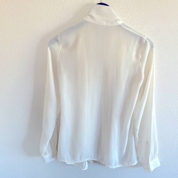Gorgeous Suit Blouse off white sheer long sleeve with front collar large bow - Picture 7 of 7